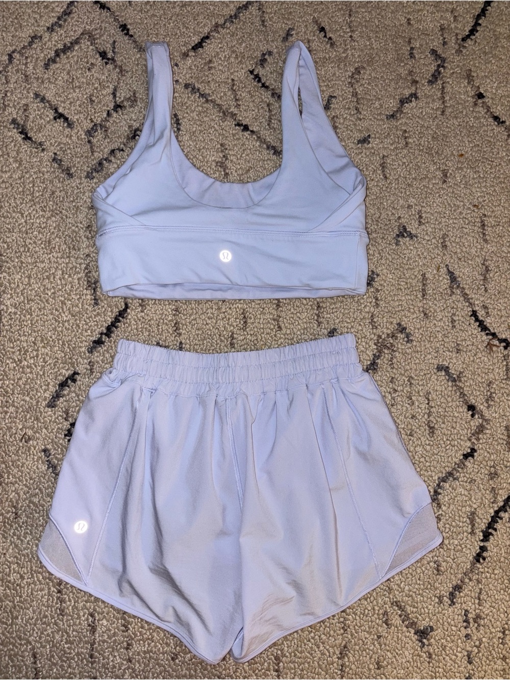 Lululemon set bra 6/ shorts 4 - Picture 3 of 6